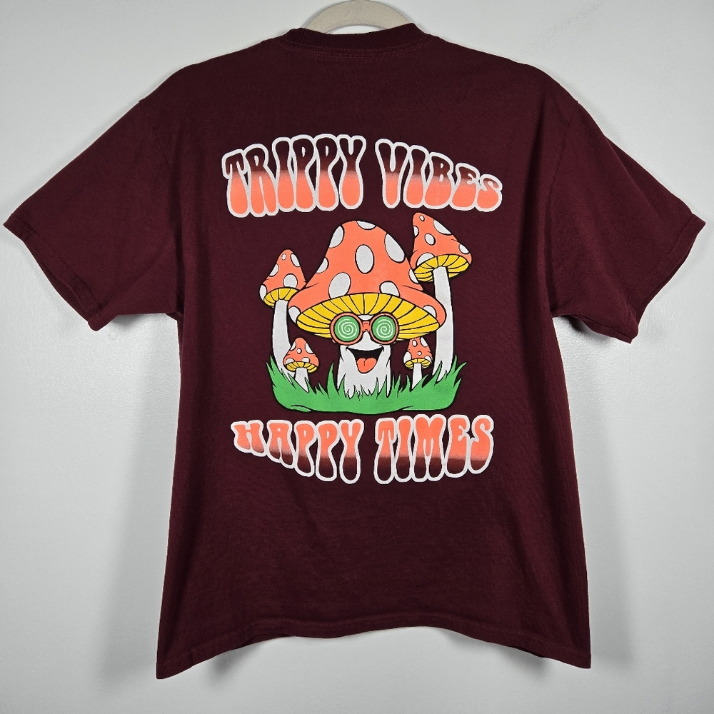 Trippy Vibes Happy Times Mushroom Burgundy Graphic Tee T-Shirt Size Medium